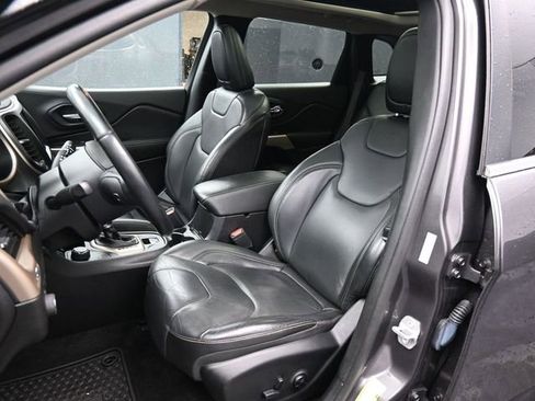 Used 2018 Jeep Cherokee Limited image 21