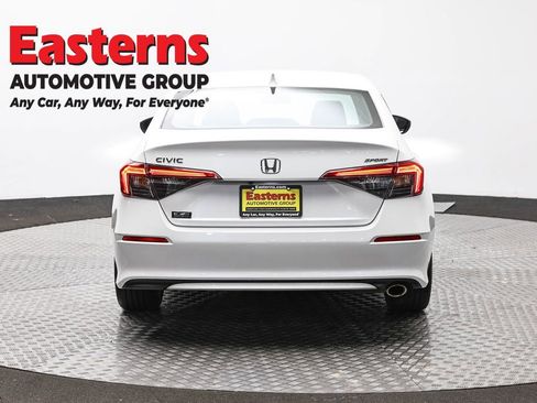 Used 2022 Honda Civic Sport image 6