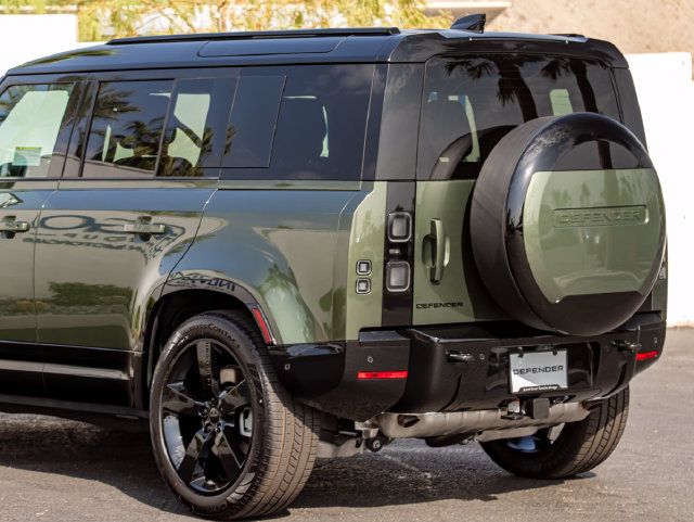 New 2026 Land Rover Defender 110 X-Dynamic SE AWD/4WD image 10