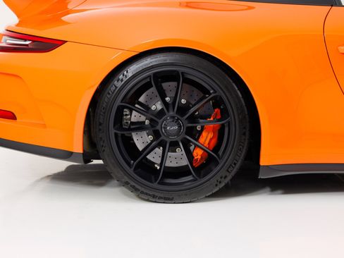 Used 2018 Porsche 911 GT3 RWD image 12