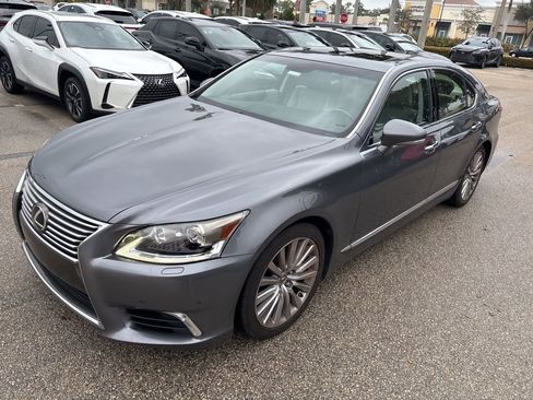 Used 2013 Lexus LS 460 w/ Comfort Pkg image 10