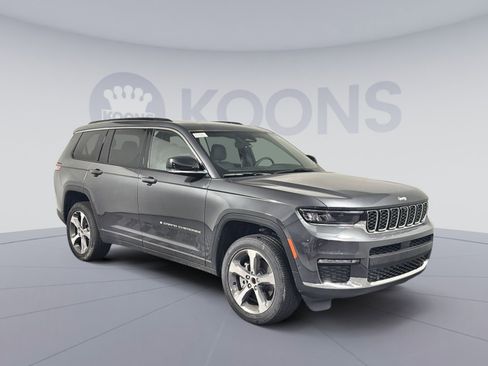 New 2025 Jeep Grand Cherokee L Limited w/ Luxury Tech Group II image 10