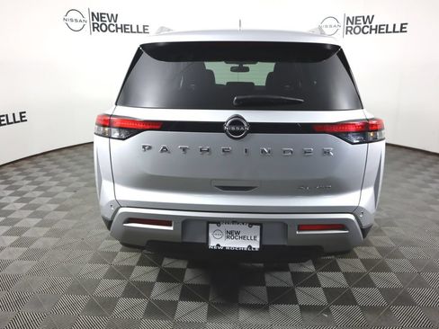 Used 2022 Nissan Pathfinder SL AWD/4WD image 6