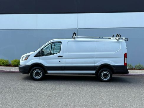 Used 2016 Ford Transit 250 130 Low Roof RWD image 2