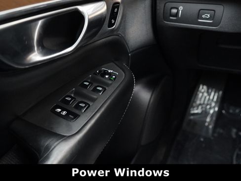 Used 2018 Volvo XC90 T6 Inscription w/ Convenience Package image 29