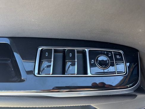 Used 2025 Cadillac Escalade Premium Luxury AWD/4WD image 24