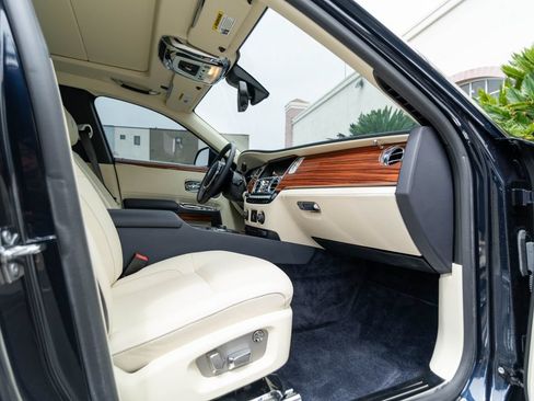 Used 2013 Rolls-Royce Ghost RWD image 33