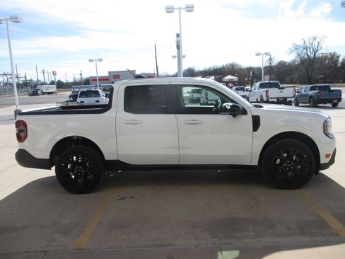 New 2026 Ford Maverick Lariat w/ Black Appearance Package image 5
