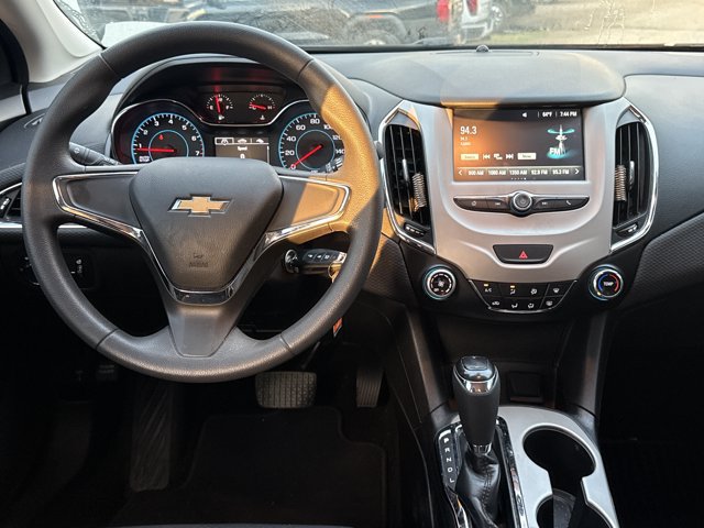 Used 2018 Chevrolet Cruze LS FWD image 4