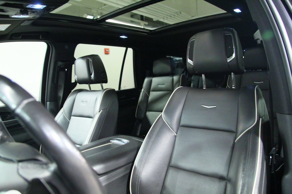 Used 2022 Cadillac Escalade Sport w/ LPO, Floor Liner Package AWD/4WD image 6
