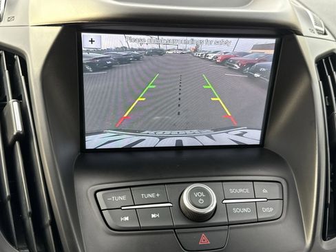 Used 2018 Ford Escape SE w/ SE Sport Appearance Package image 19