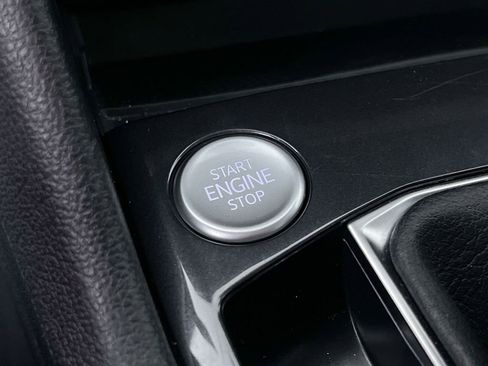 Used 2024 Volkswagen Tiguan SE image 26