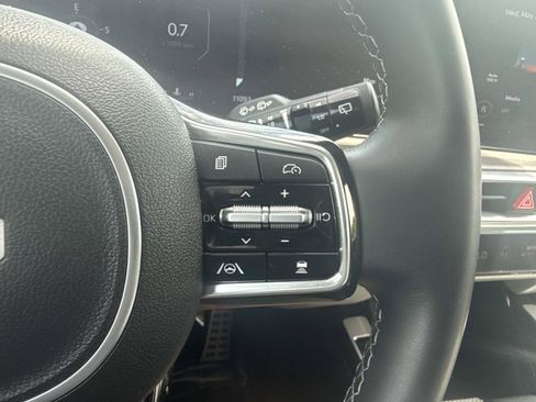 Used 2025 Kia Sorento SX AWD/4WD image 25
