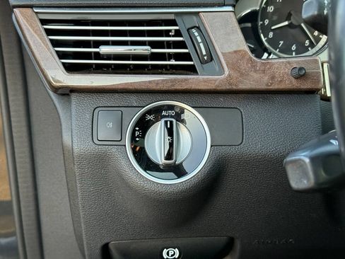 Used 2012 Mercedes-Benz E 350 4MATIC Sedan image 18