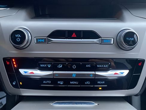 Certified 2023 Ford Explorer XLT w/ Equipment Group 202A image 21