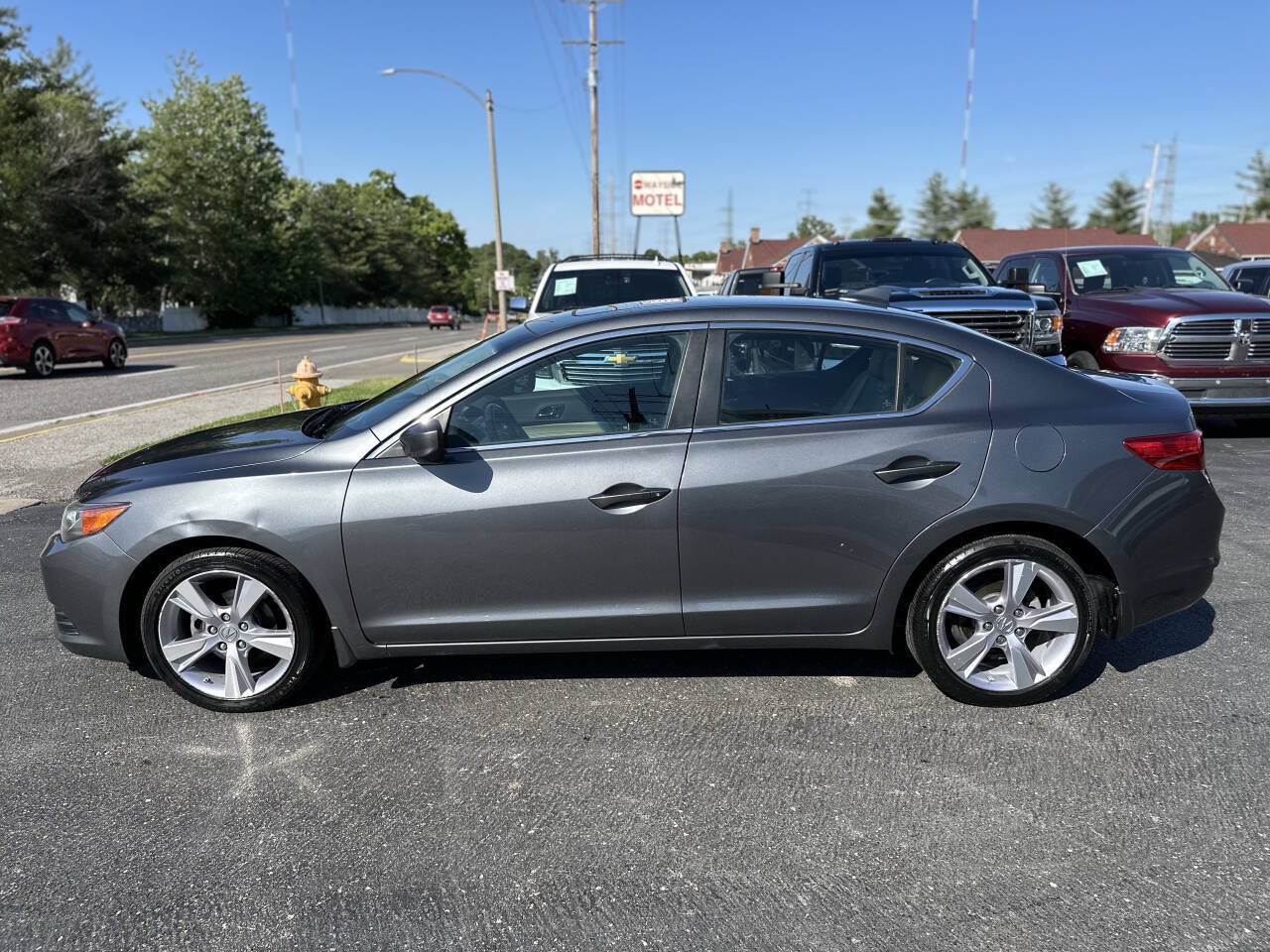 Used 2014 Acura ILX w/ Premium Package FWD image 4