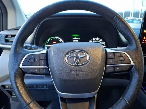 Used 2024 Toyota Sienna XLE image 26