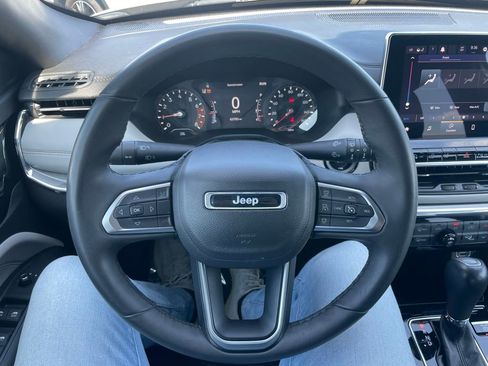 Used 2023 Jeep Compass Limited AWD/4WD image 21