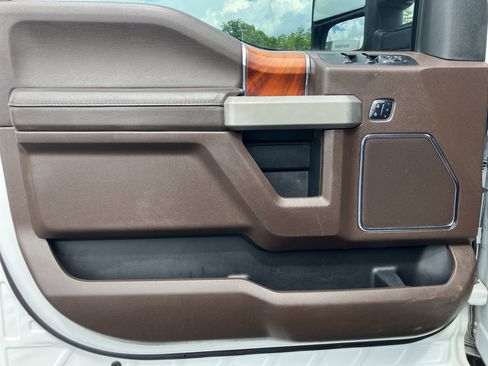 Used 2018 Ford F150 King Ranch w/ Equipment Group 601A Luxury AWD/4WD image 15