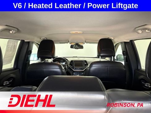 Used 2018 Jeep Cherokee Limited AWD/4WD image 10