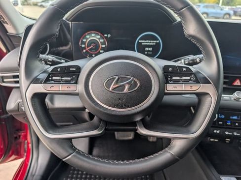 Used 2023 Hyundai Elantra Limited FWD image 12
