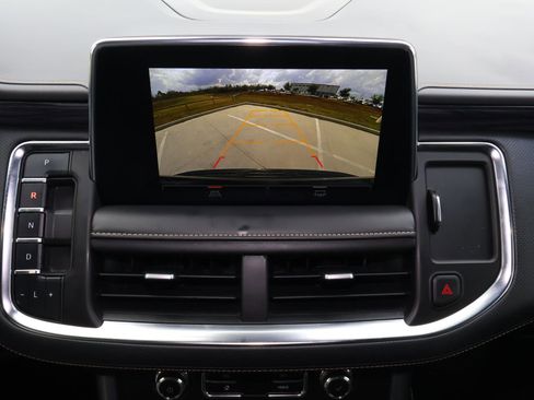 Used 2023 GMC Yukon XL SLT image 32