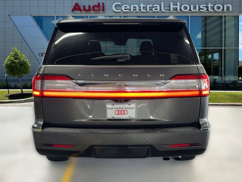 Used 2018 Lincoln Navigator Select w/ Technology Package image 10