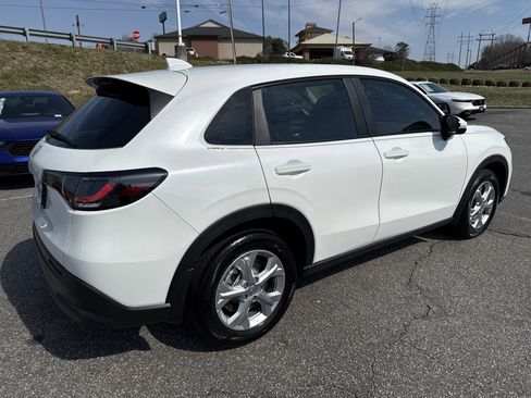 Certified 2023 Honda HR-V LX image 10