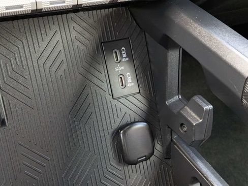 Used 2025 Toyota Tacoma TRD Sport AWD/4WD image 21