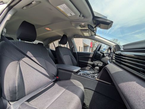 Used 2025 Toyota Camry LE image 29