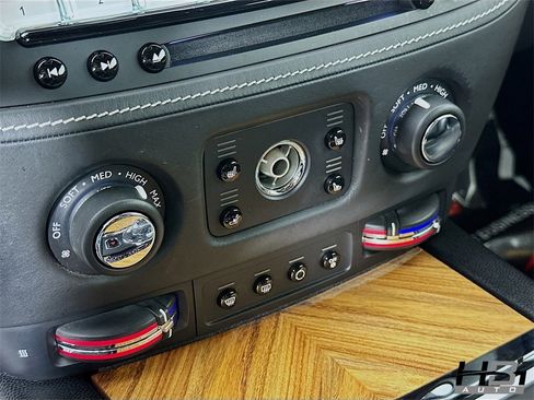 Used 2014 Rolls-Royce Wraith image 13