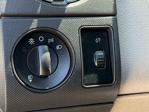 Used 2010 Ford F250 XL image 22