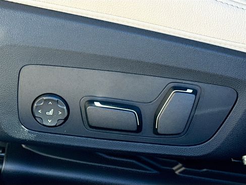 New 2026 BMW 330i Sedan w/ M Sport Package image 26