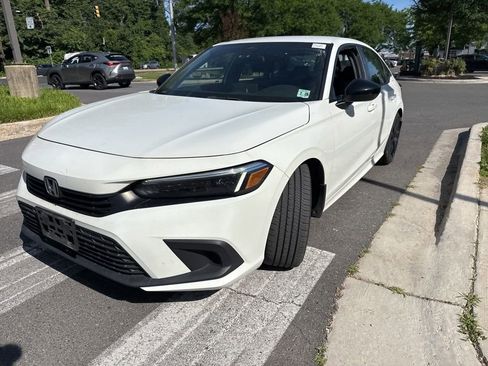Used 2023 Honda Civic Sport image 3
