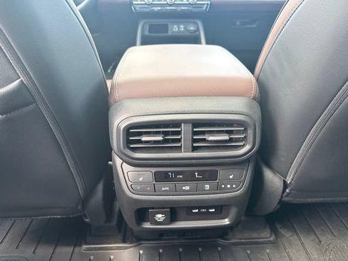 Used 2025 Honda Pilot Elite image 27