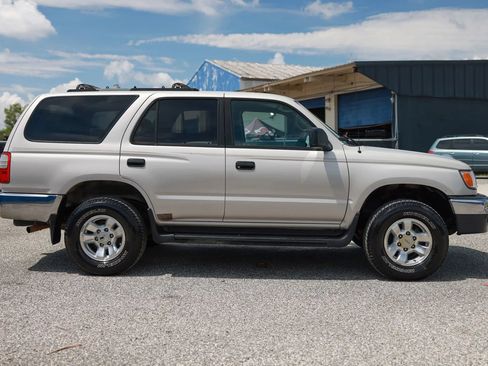Used 2000 Toyota 4Runner 2WD w/ Upgrade Value Pkg 1 image 8