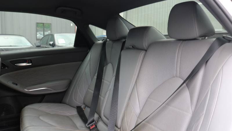Used 2019 Toyota Avalon Limited w/ Advanced Safety Package FWD image 17