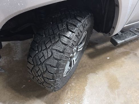 Used 2016 Toyota Tacoma TRD Sport w/ Towing Package image 36