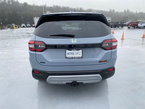 Certified 2025 Honda Pilot TrailSport image 13