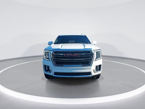 Used 2021 GMC Yukon XL SLT w/ SLT Premium Package AWD/4WD image 3