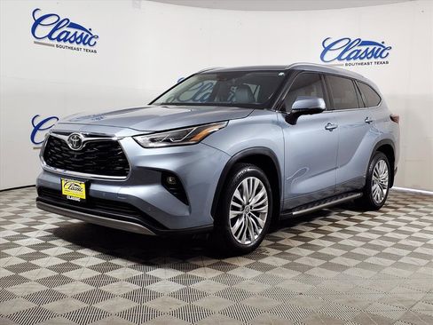 Used 2024 Toyota Highlander Platinum image 5