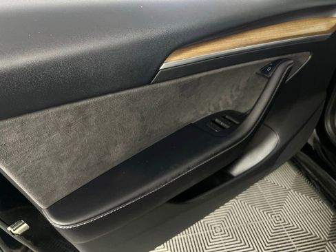 Used 2023 Tesla Model 3 Standard Range image 25