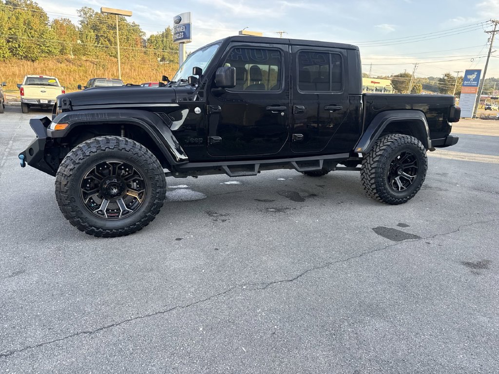 Used 2021 Jeep Gladiator Sport AWD/4WD image 3
