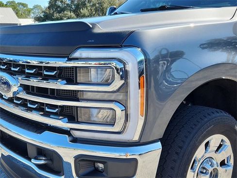 Used 2023 Ford F250 Lariat w/ Chrome Package image 6