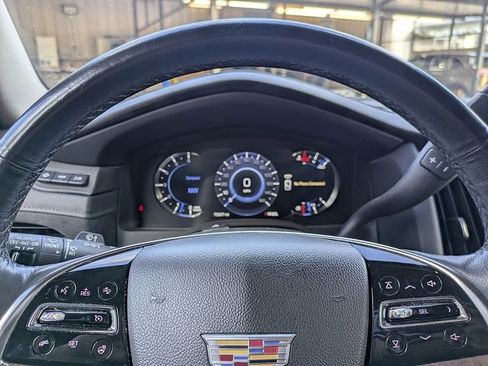 Used 2020 Cadillac Escalade Luxury image 34
