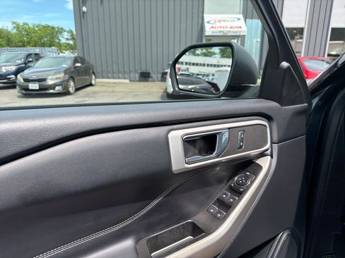 Used 2022 Ford Explorer XLT w/ Equipment Group 202A AWD/4WD image 20