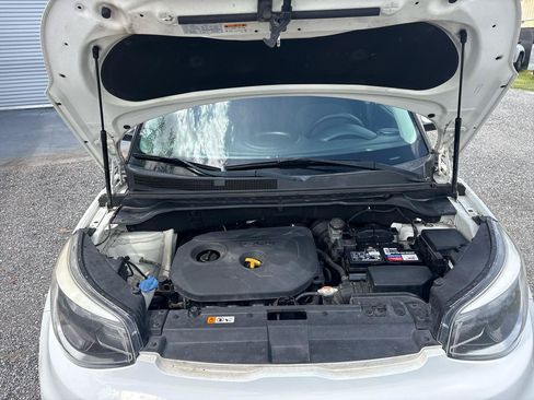 Used 2018 Kia Soul + FWD image 21