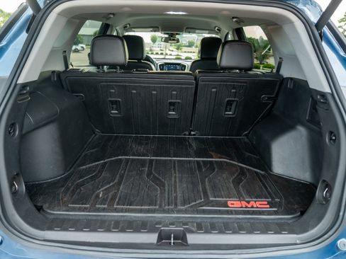 Used 2024 GMC Terrain SLT w/ Elevation Edition AWD/4WD image 15