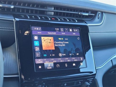 Certified 2024 Jeep Grand Cherokee L Laredo image 9