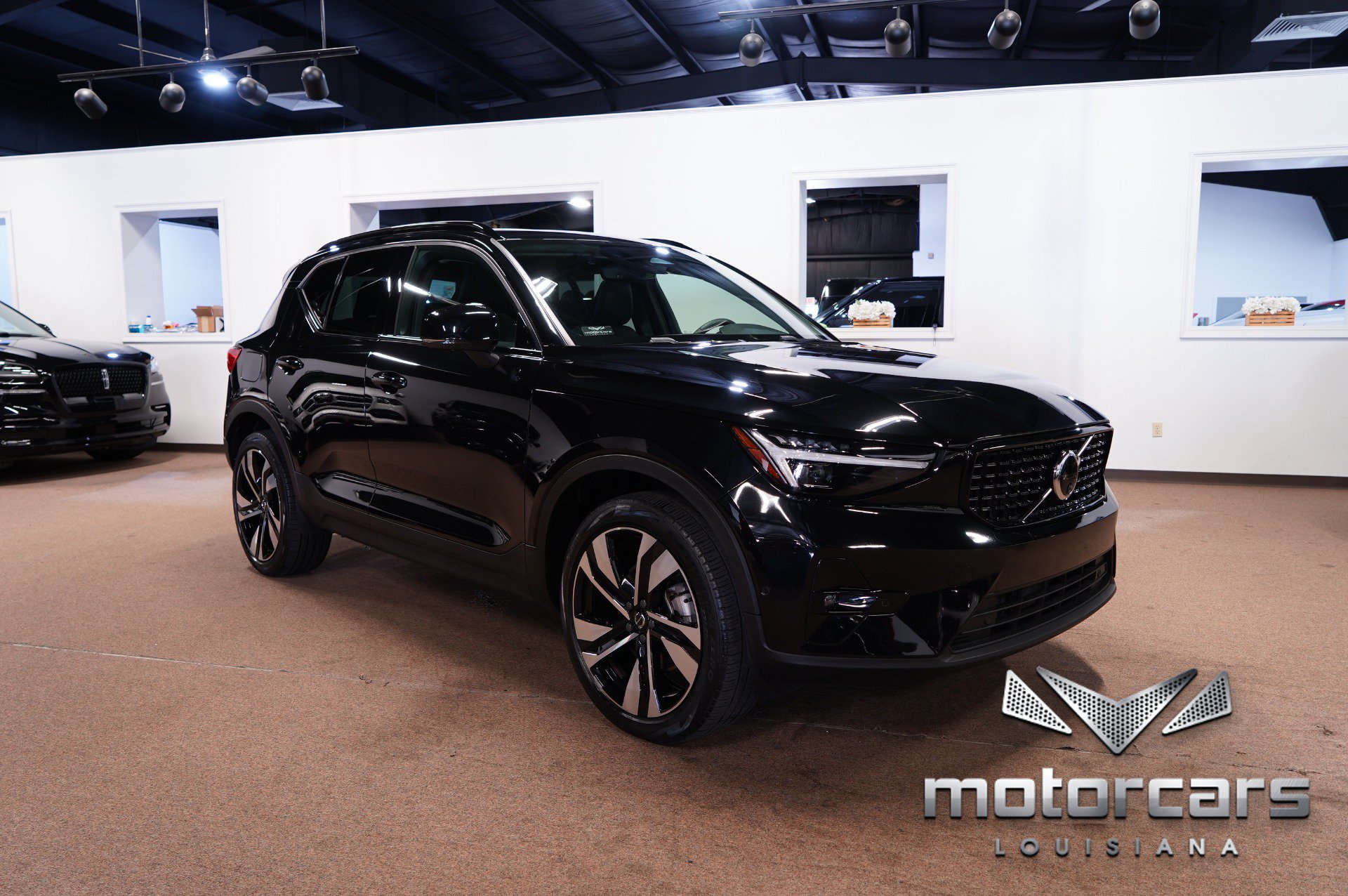 Used 2024 Volvo XC40 B5 Plus w/ Protection Package Premier AWD/4WD image 9